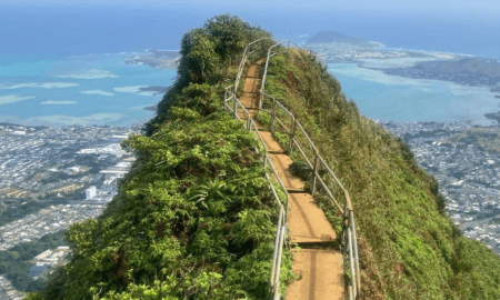 Is the Stairway to Heaven Hike on Oahu Worth the Risk